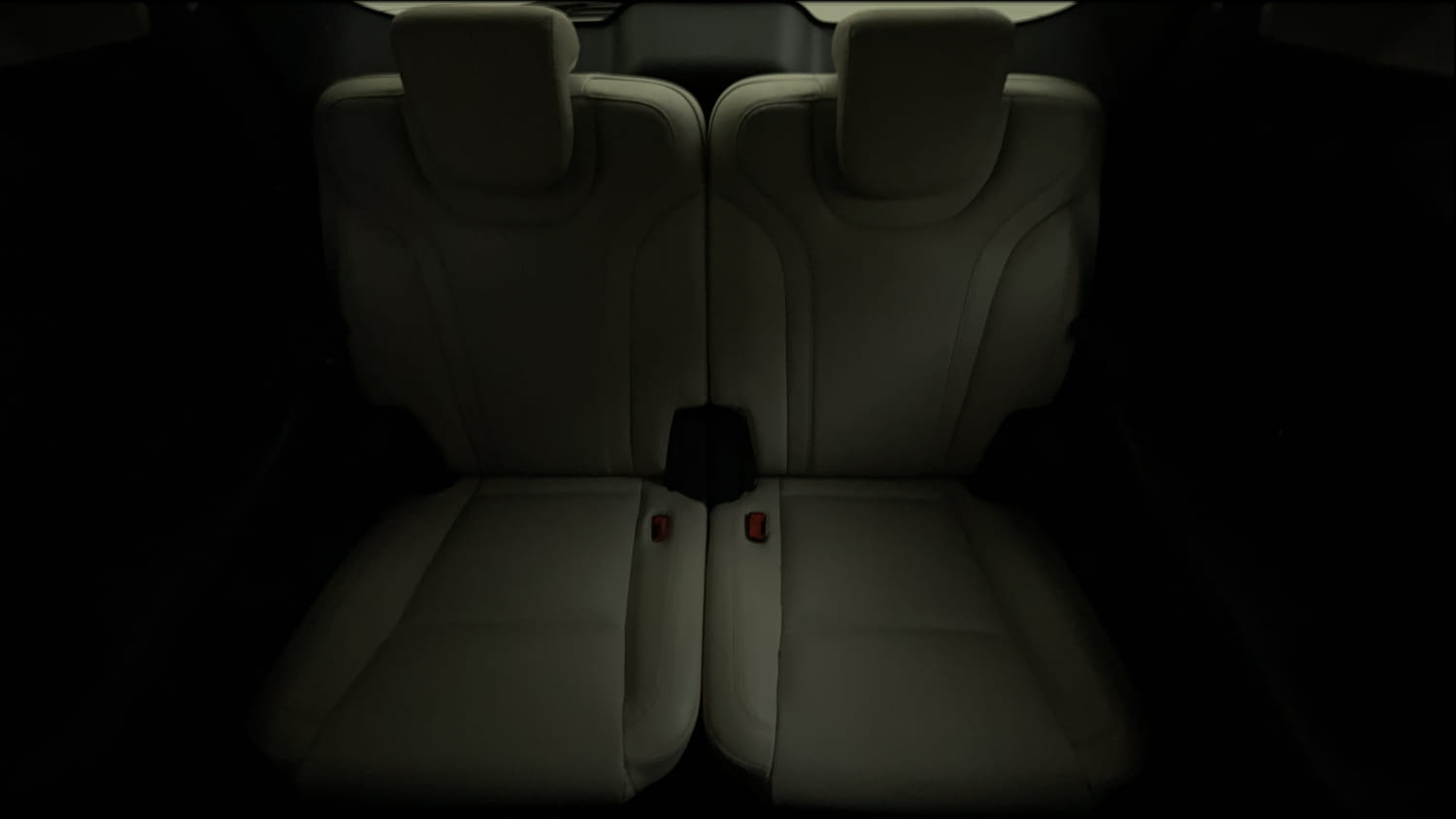 Used 2025 Mahindra XUV700 AX7 Luxury Pack Petrol AT 7 STR Petrol Automatic interior THIRD ROW SEAT