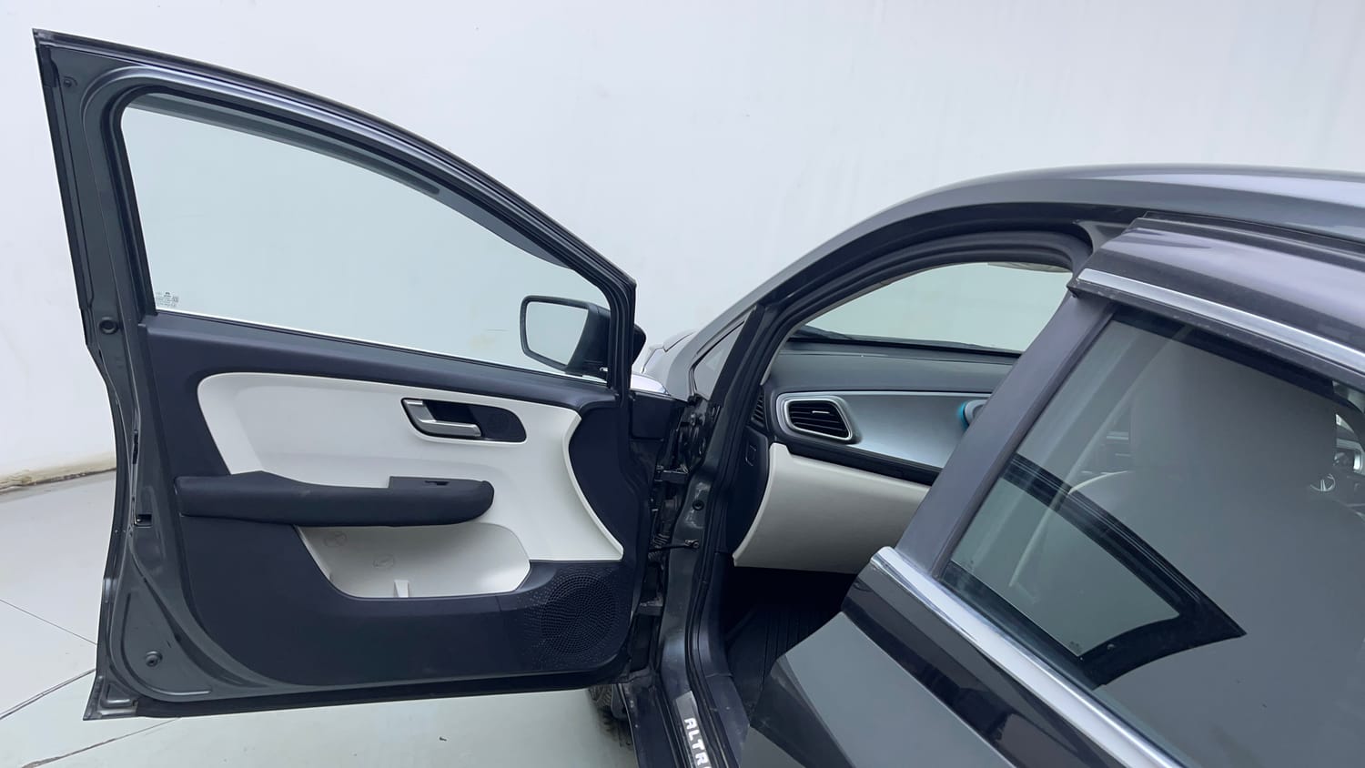 Used 2024 Tata Altroz XZ Plus (S) iCNG Cng Manual interior LEFT FRONT DOOR OPEN VIEW