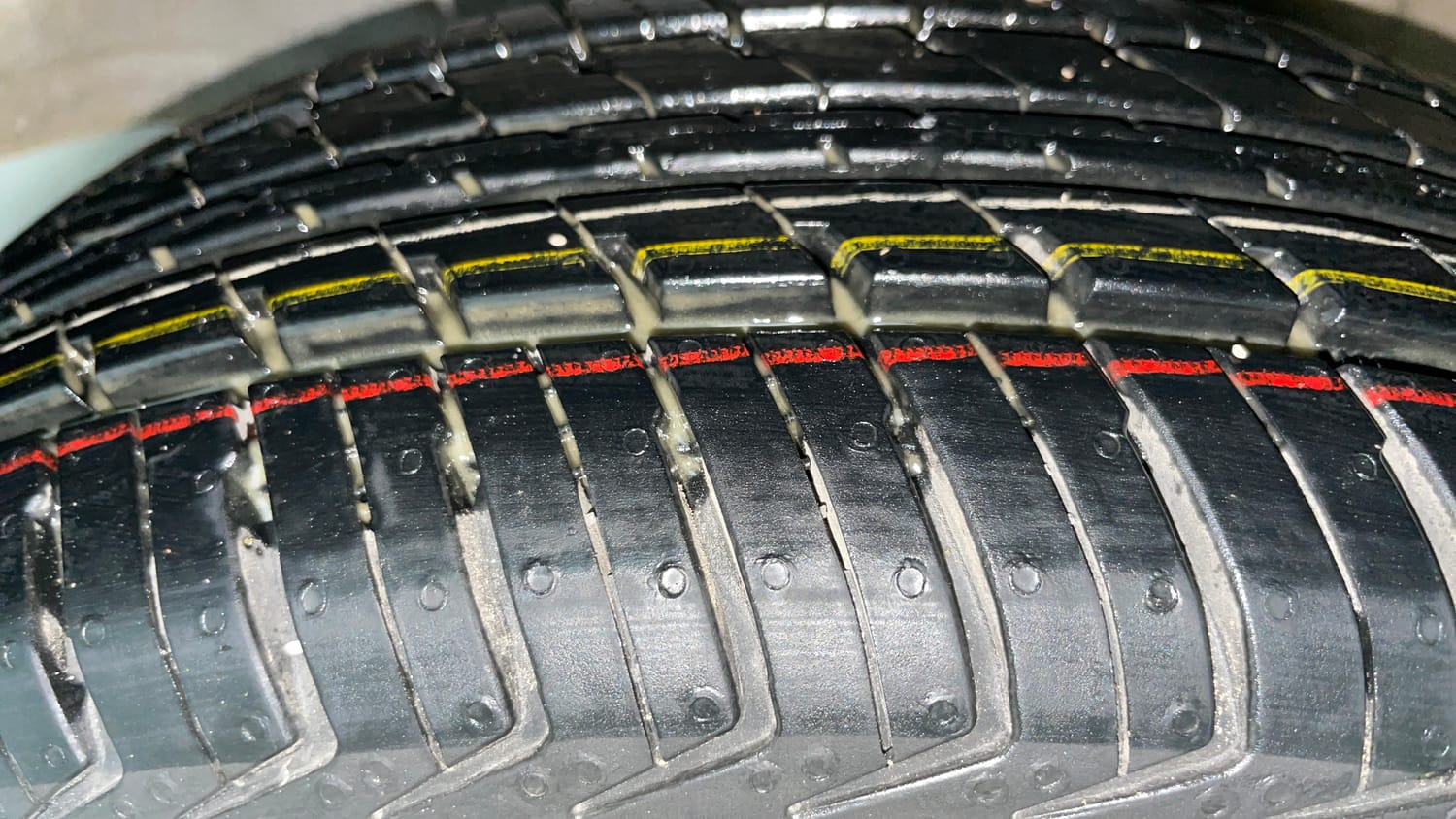 Used 2018 Maruti Suzuki Wagon R 1.0 VXI AMT Petrol Automatic tyres LEFT FRONT TYRE TREAD VIEW