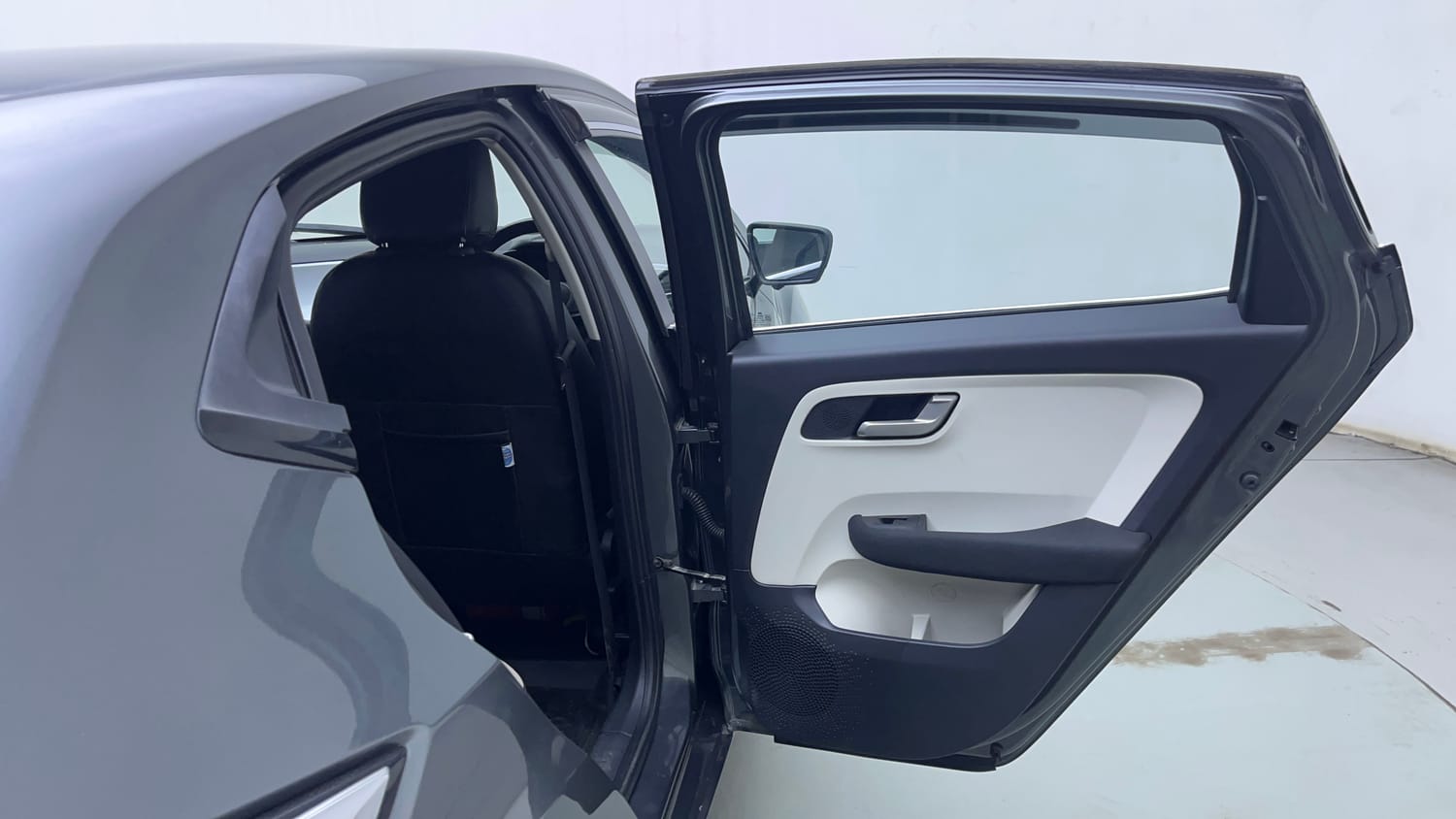 Used 2024 Tata Altroz XZ Plus (S) iCNG Cng Manual interior RIGHT REAR DOOR OPEN VIEW