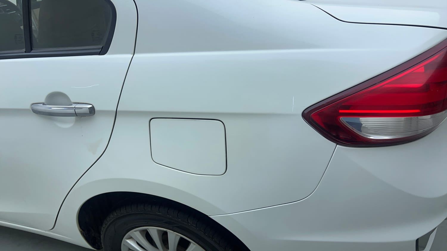 Used 2022 Maruti Suzuki Ciaz Zeta 1.5 AT Petrol Automatic dents MINOR SCRATCH