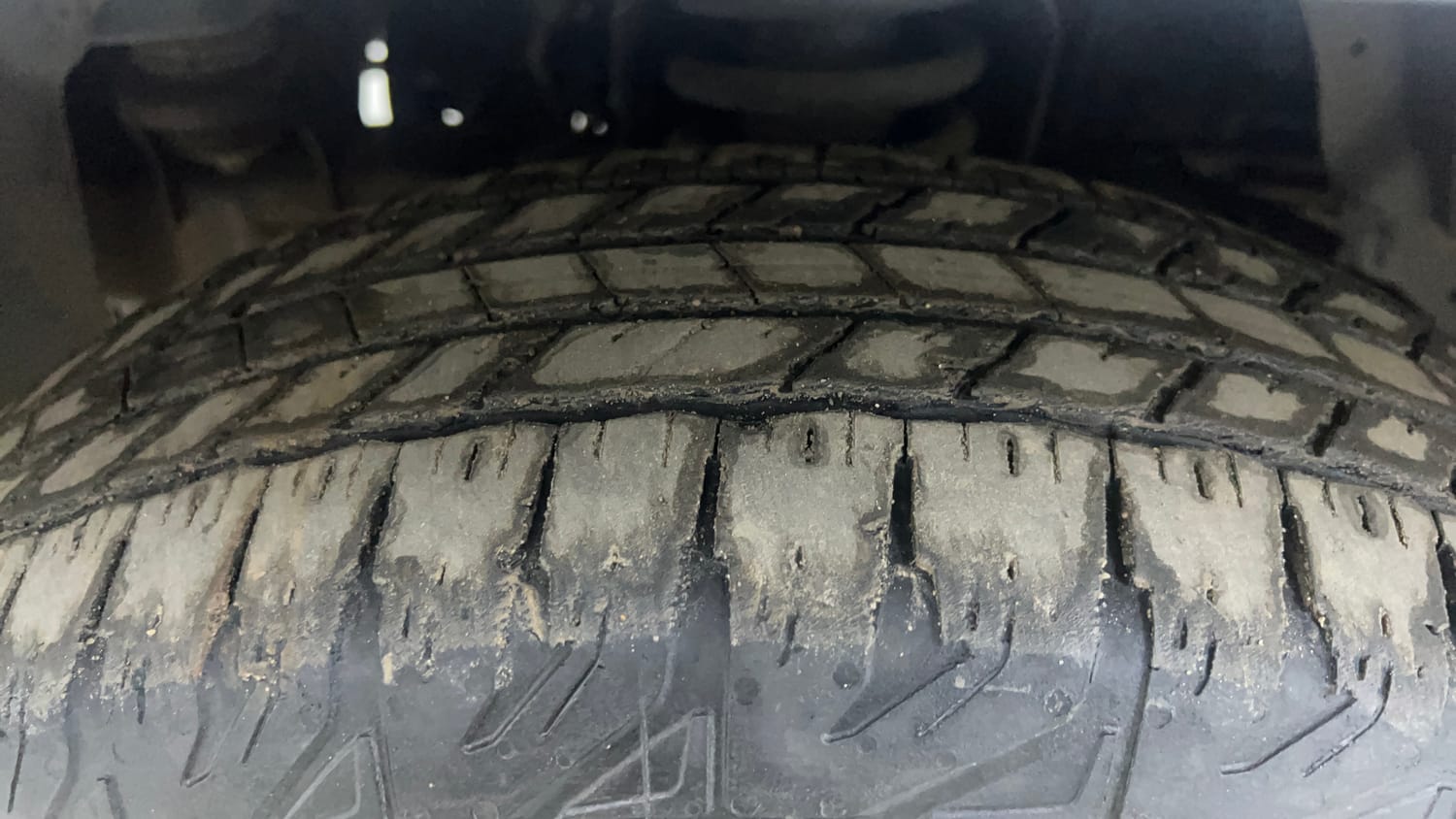 Used 2016 Mahindra TUV300 T4 Plus Diesel Manual tyres LEFT FRONT TYRE TREAD VIEW
