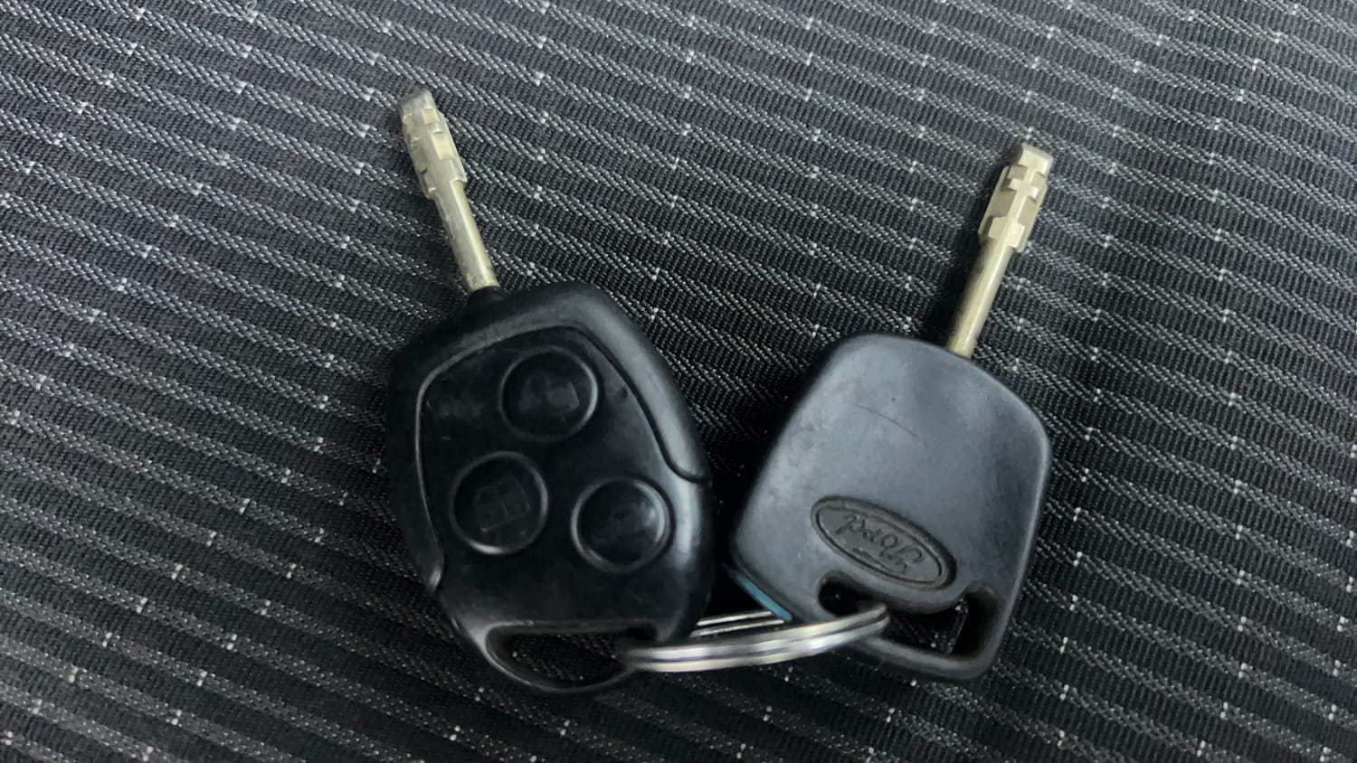 Used 2014 Ford Figo Duratorq Diesel ZXI 1.4 Diesel Manual extra CAR KEY VIEW
