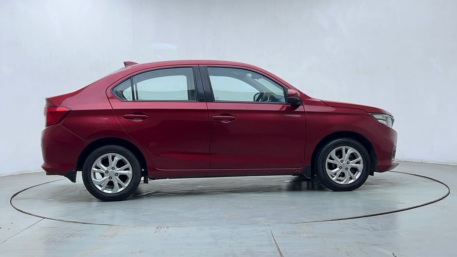 Used 2019 Honda Amaze 1.2 V CVT Petrol Petrol Automatic exterior RIGHT SIDE VIEW
