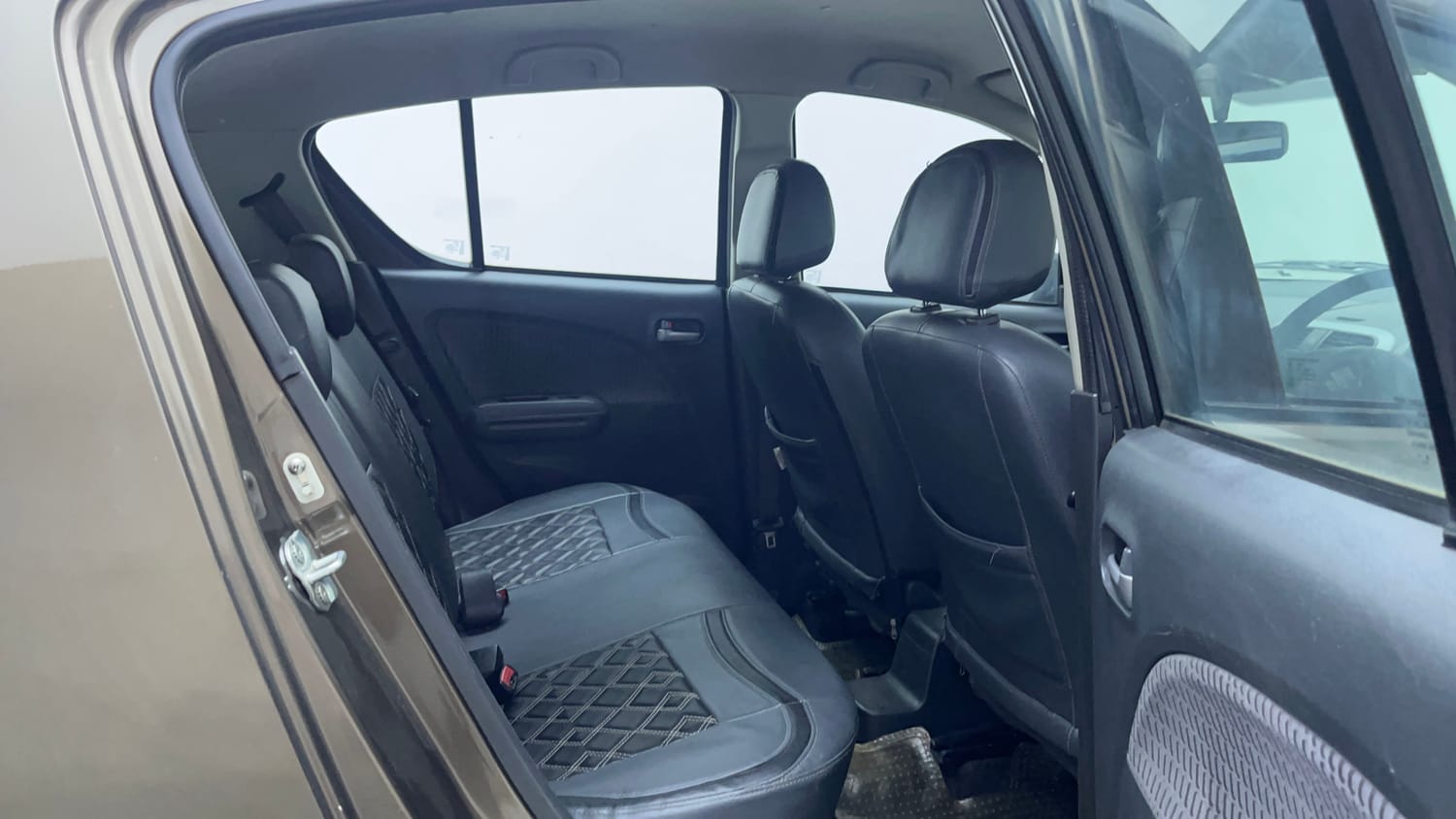 Used 2015 Maruti Suzuki Ritz Vxi BS-IV Petrol Manual interior RIGHT SIDE REAR DOOR CABIN VIEW