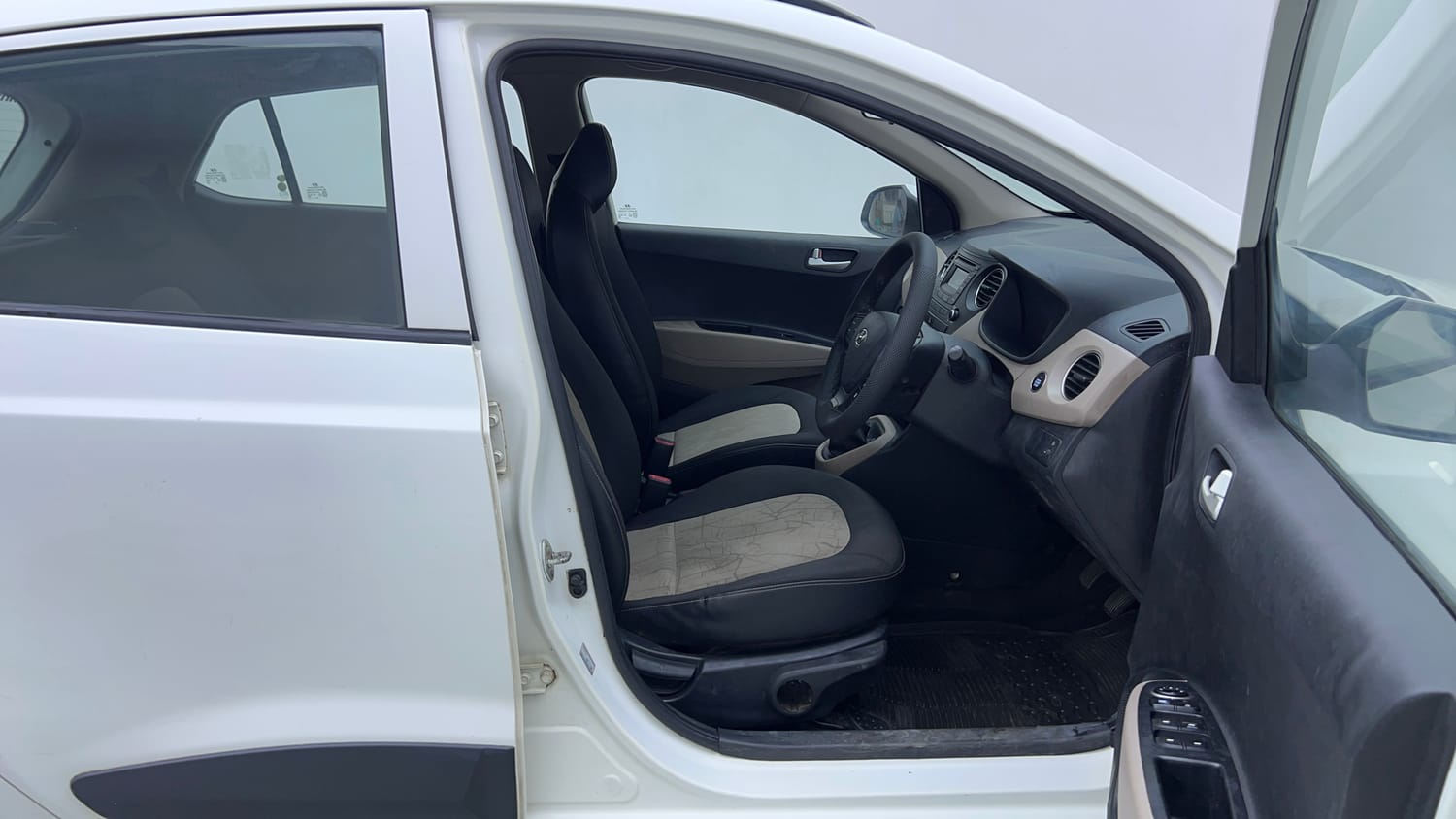 Used 2016 Hyundai Grand i10 Asta 1.2 Kappa VTVT Petrol Manual interior RIGHT SIDE FRONT DOOR CABIN VIEW