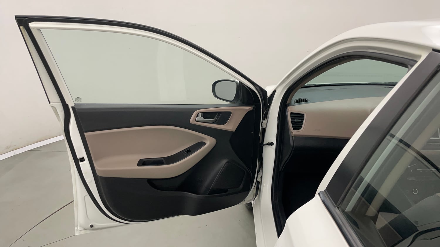 Used 2017 Hyundai Elite i20 Sportz 1.4 CRDI Diesel Manual interior LEFT FRONT DOOR OPEN VIEW