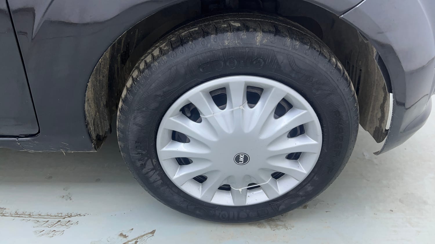 Used 2014 Ford Figo Duratorq Diesel ZXI 1.4 Diesel Manual tyres RIGHT FRONT TYRE RIM VIEW