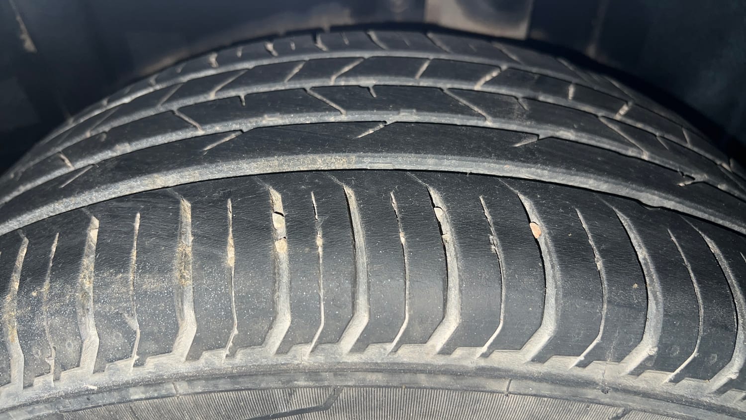Used 2022 Skoda Slavia Style 1.0L TSI AT Petrol Automatic tyres LEFT REAR TYRE TREAD VIEW