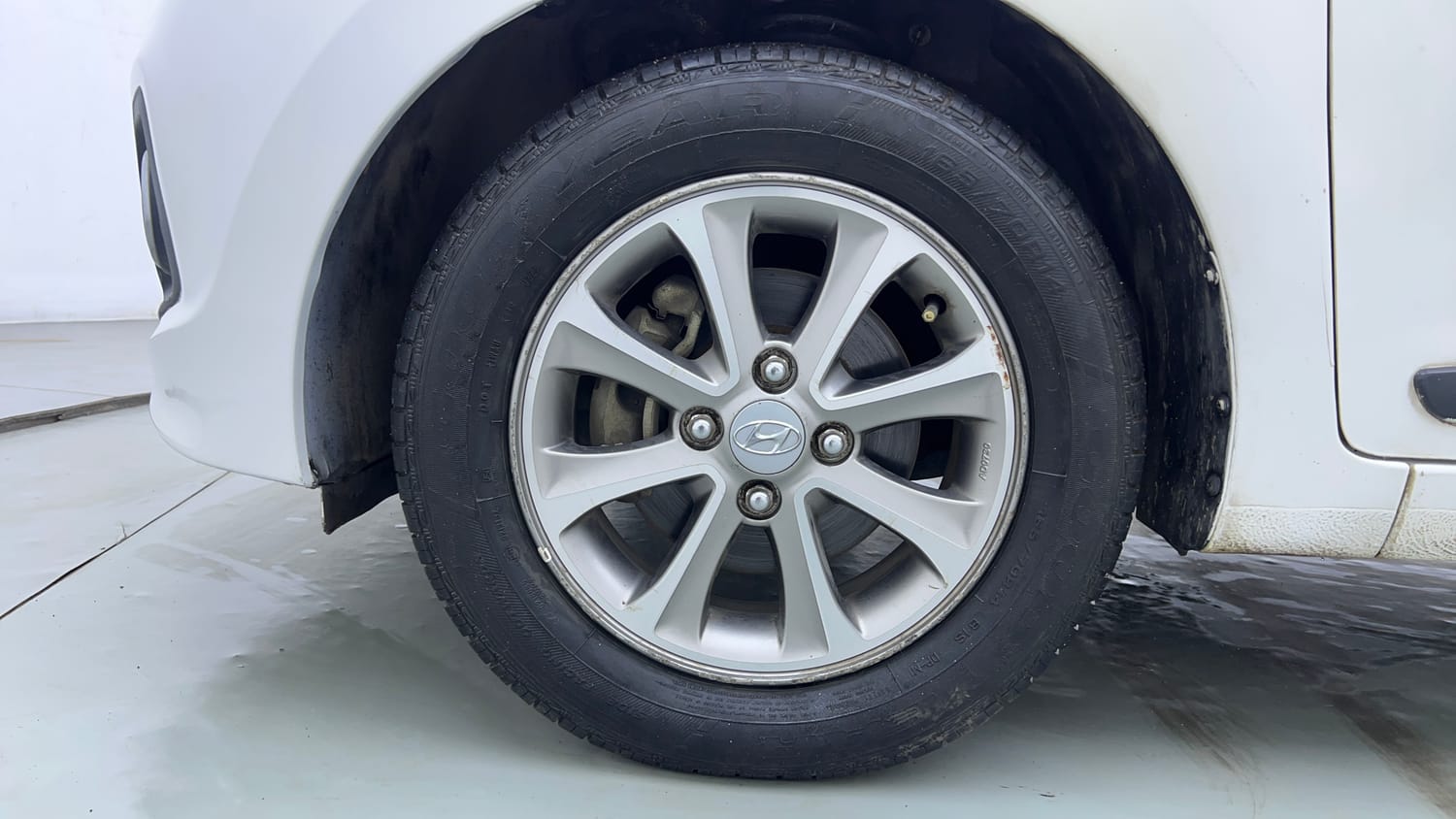 Used 2016 Hyundai Grand i10 Asta 1.2 Kappa VTVT Petrol Manual tyres LEFT FRONT TYRE RIM VIEW