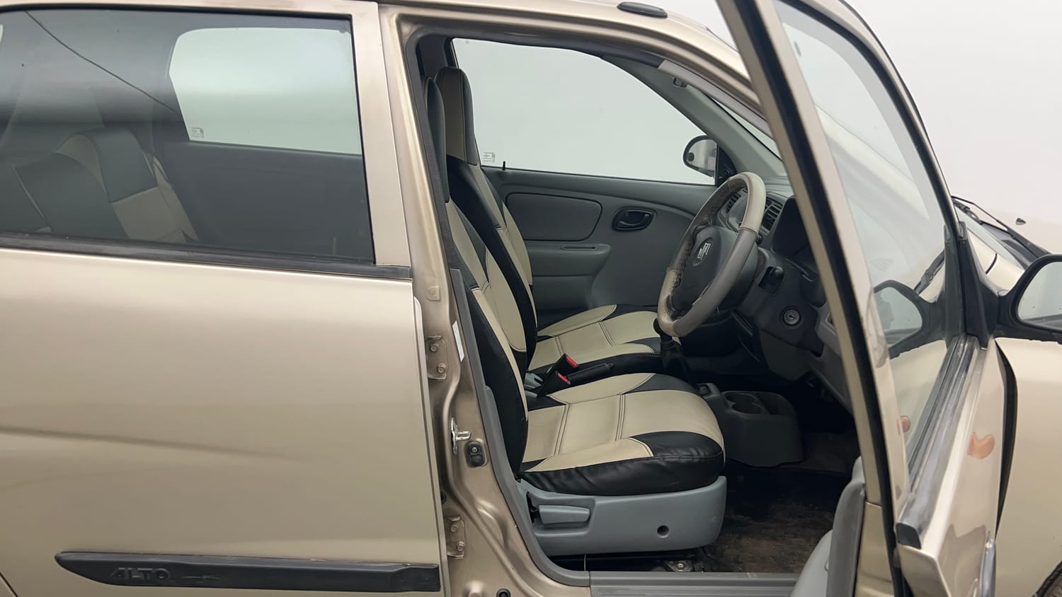 Used 2013 Maruti Suzuki Alto K10 LXi Petrol Manual interior RIGHT SIDE FRONT DOOR CABIN VIEW