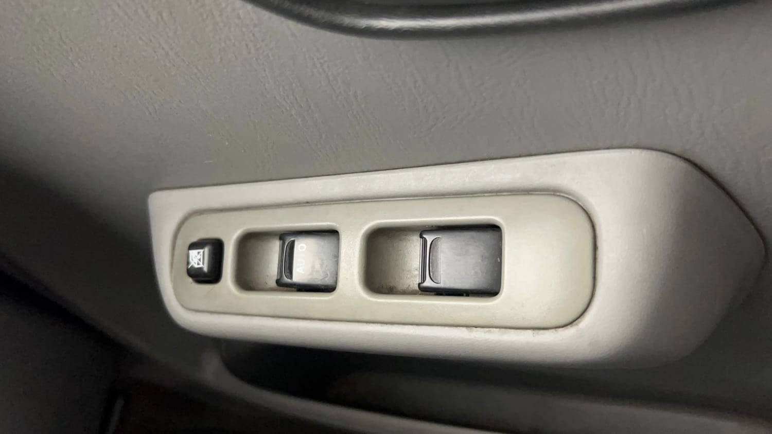 Used 2014 Maruti Suzuki Alto K10 VXi Petrol Manual top_features Power windows