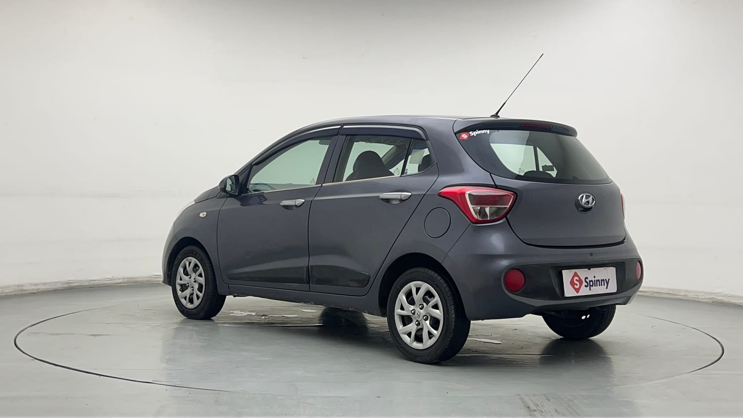 Used 2018 Hyundai Grand i10 Magna 1.2 Kappa VTVT Petrol Manual exterior LEFT REAR CORNER VIEW