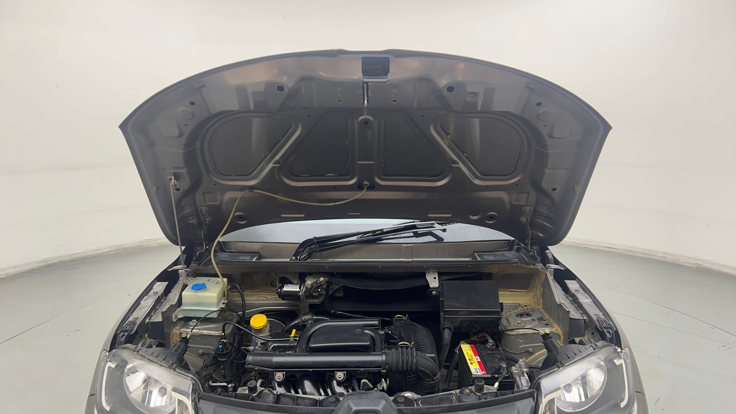 Used 2017 Renault Kwid CLIMBER 1.0 AMT Petrol Automatic engine ENGINE & BONNET OPEN FRONT VIEW