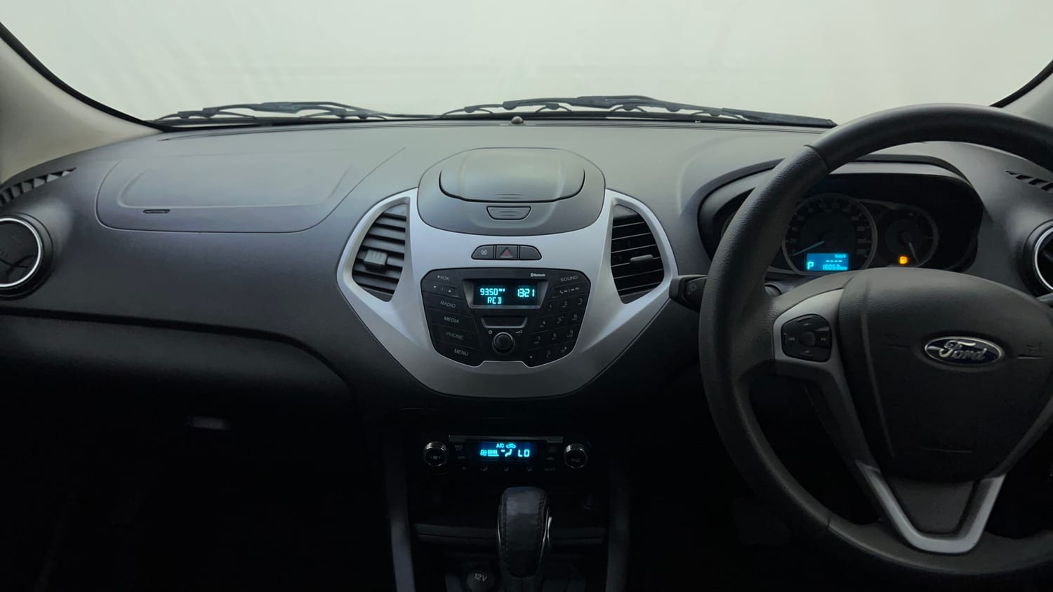 Used 2017 Ford Figo Titanium 1.5 Ti-VCT AT Petrol Automatic interior MUSIC SYSTEM & AC CONTROL VIEW