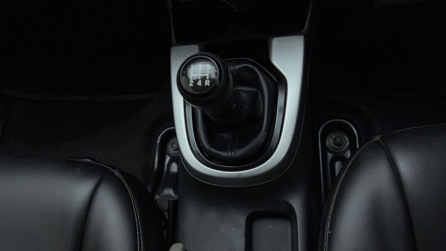 Used 2018 Honda WR-V VX MT Petrol Petrol Manual interior GEAR  KNOB VIEW