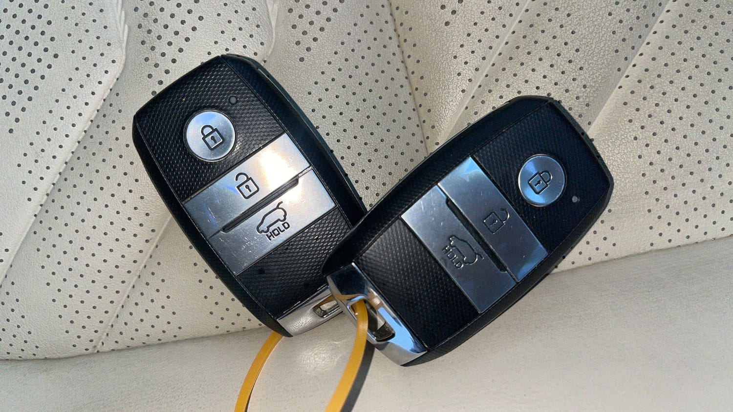 Used 2022 Kia Carens Luxury 1.4 Petrol 7 STR Petrol Manual extra CAR KEY VIEW