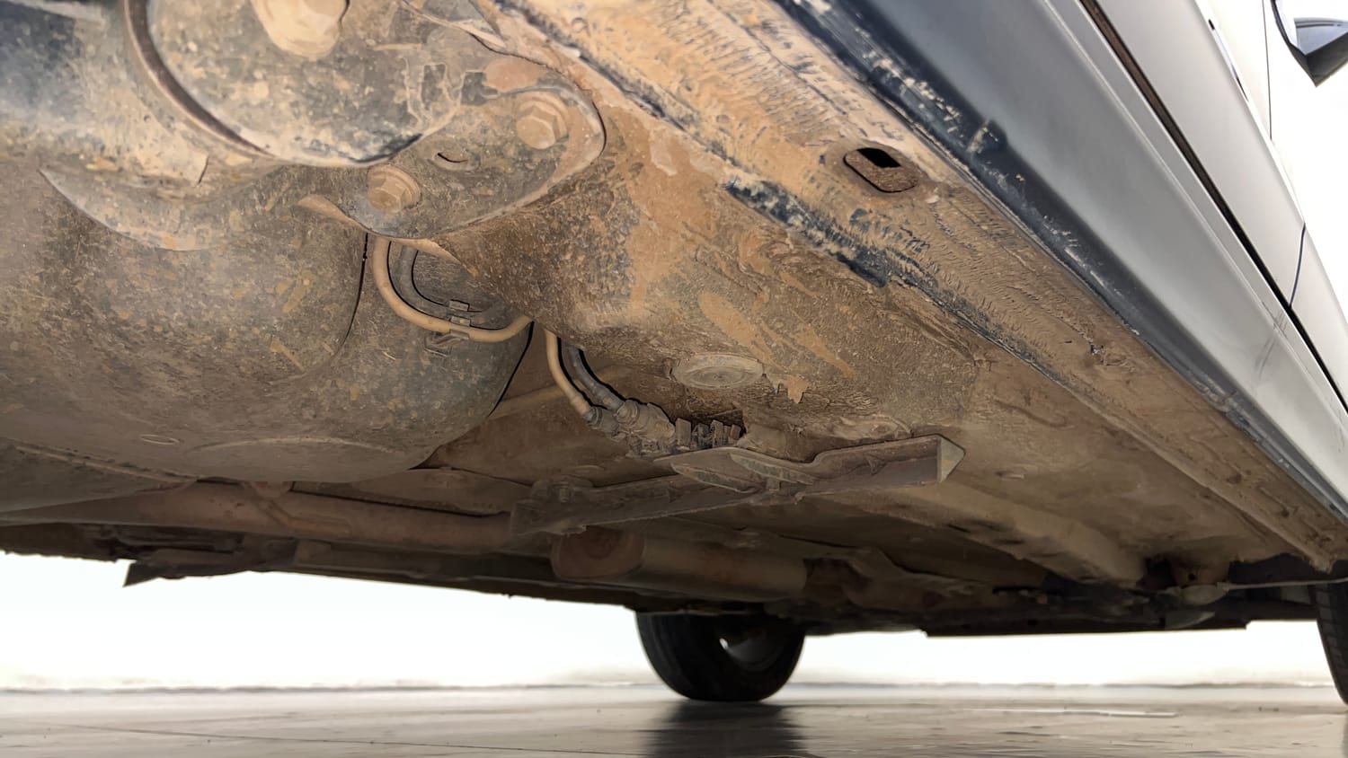 Used 2024 Volkswagen Virtus Comfortline 1.0 TSI MT Petrol Manual extra REAR RIGHT UNDERBODY VIEW