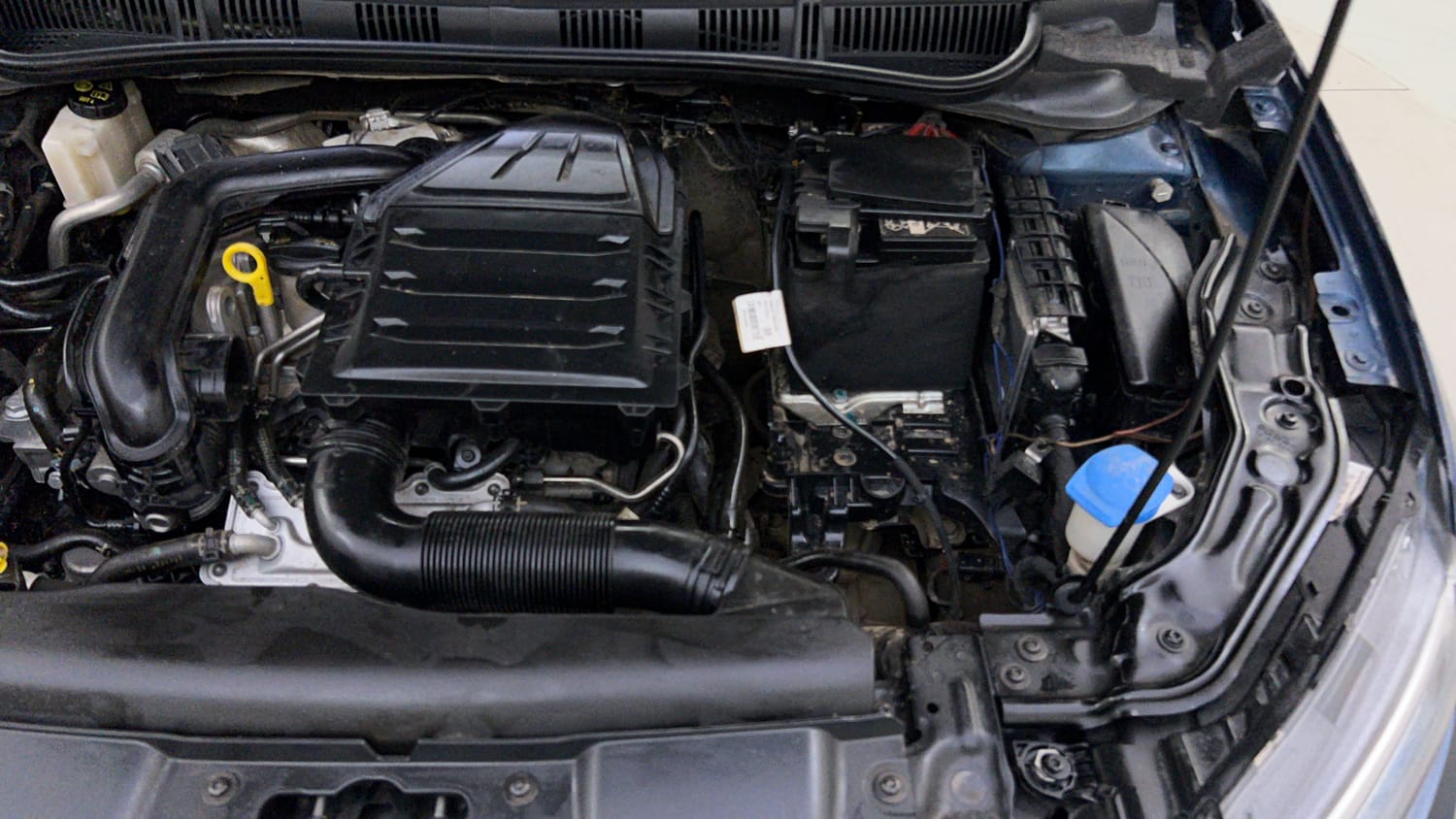 Used 2024 Volkswagen Virtus Comfortline 1.0 TSI MT Petrol Manual engine ENGINE LEFT SIDE VIEW