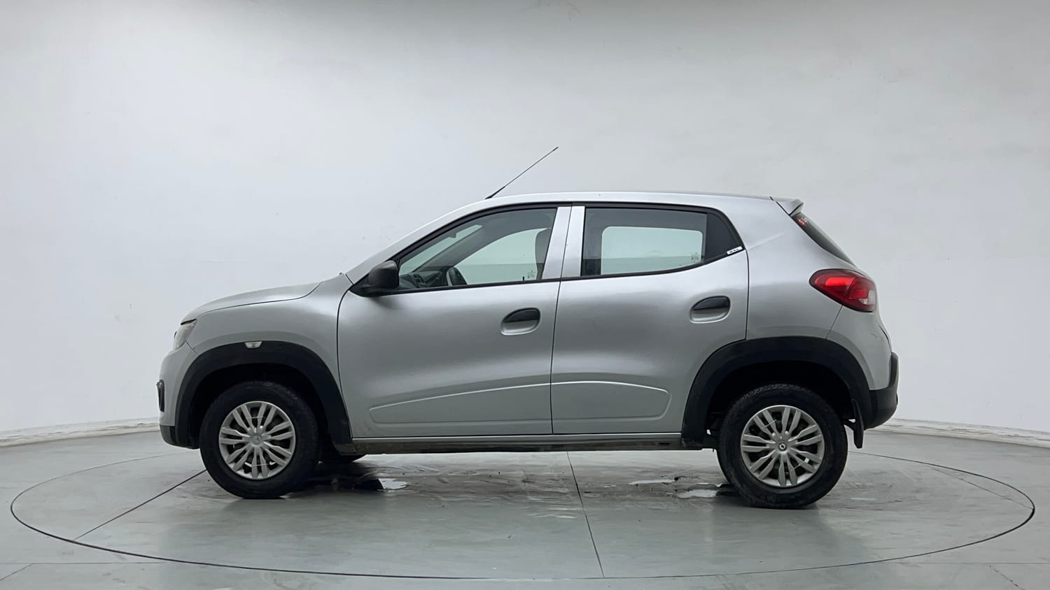 Used 2018 Renault Kwid RXE Petrol Manual exterior LEFT SIDE VIEW