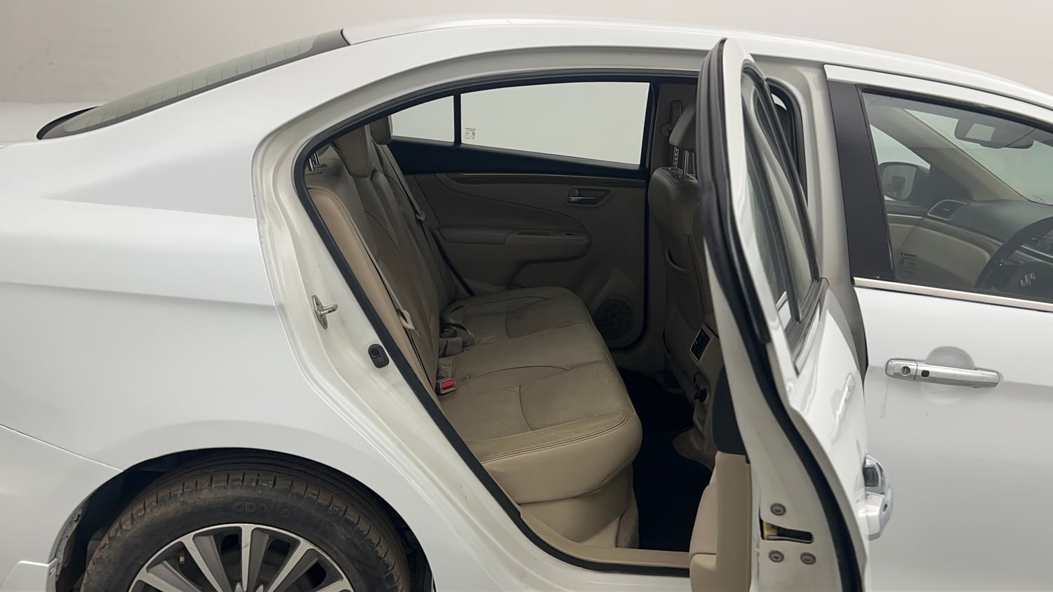 Used 2018 Maruti Suzuki Ciaz Alpha Hybrid 1.5 Petrol Manual interior RIGHT SIDE REAR DOOR CABIN VIEW