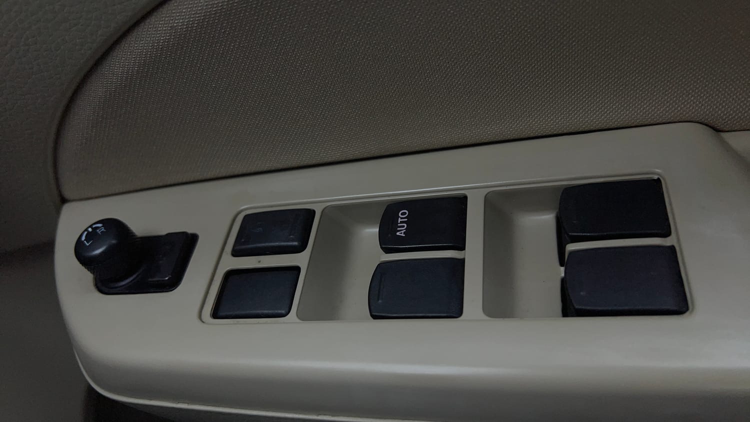 Used 2015 Maruti Suzuki Swift Dzire VXI Petrol Manual top_features Power windows