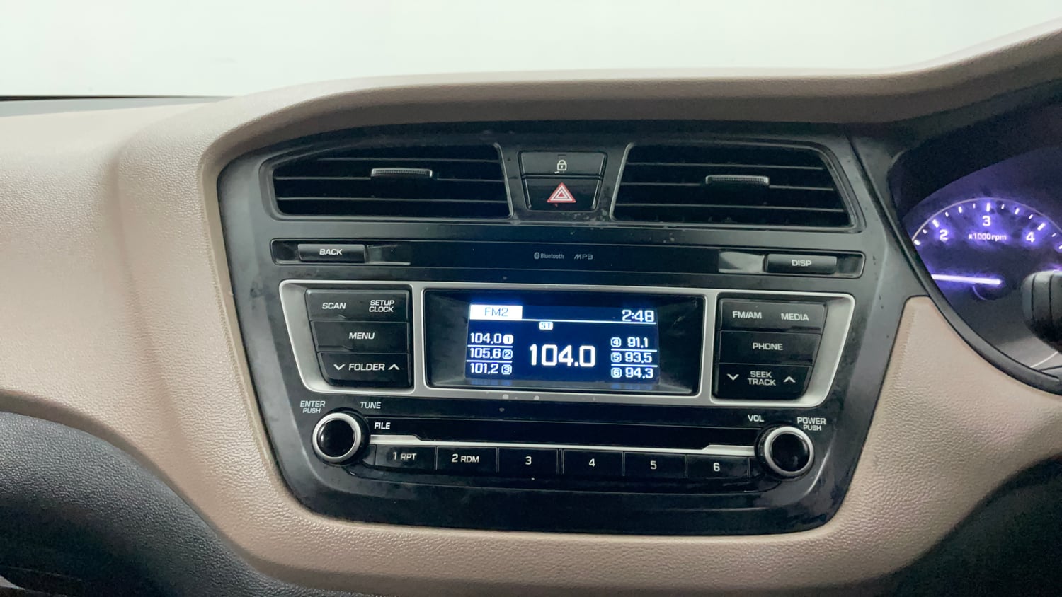 Used 2017 Hyundai Elite i20 Sportz 1.4 CRDI Diesel Manual interior MUSIC SYSTEM & AC CONTROL VIEW