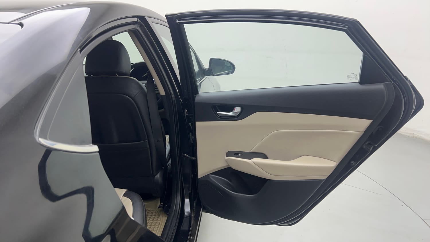 Used 2019 Hyundai Verna SX (O) 1.6 VTVT AT Petrol Automatic interior RIGHT REAR DOOR OPEN VIEW