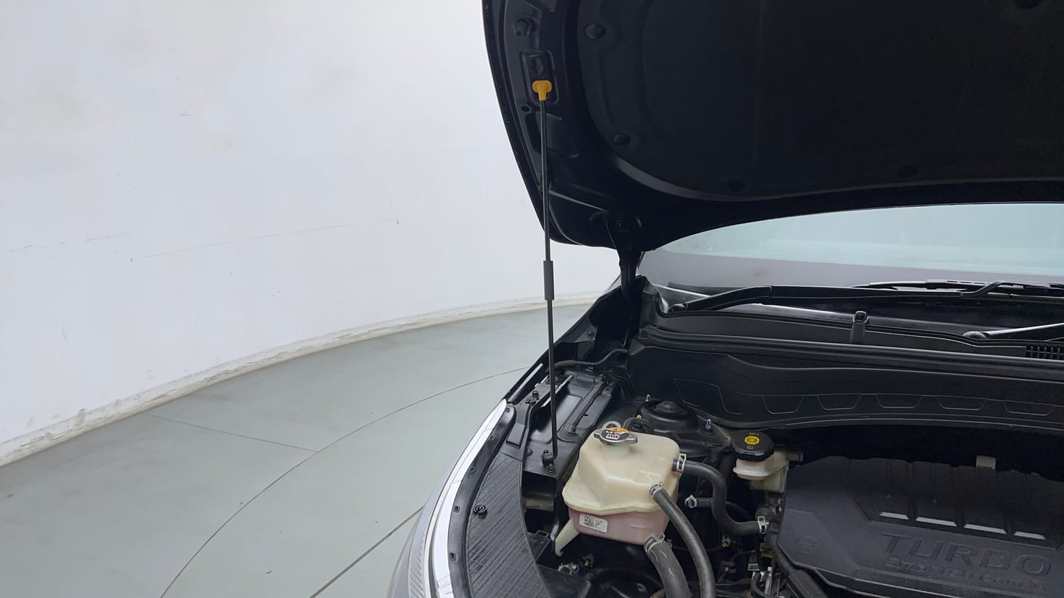 Used 2025 Kia Seltos GTX Plus 1.5 Turbo Petrol DCT Petrol Automatic engine ENGINE RIGHT SIDE HINGE & APRON VIEW