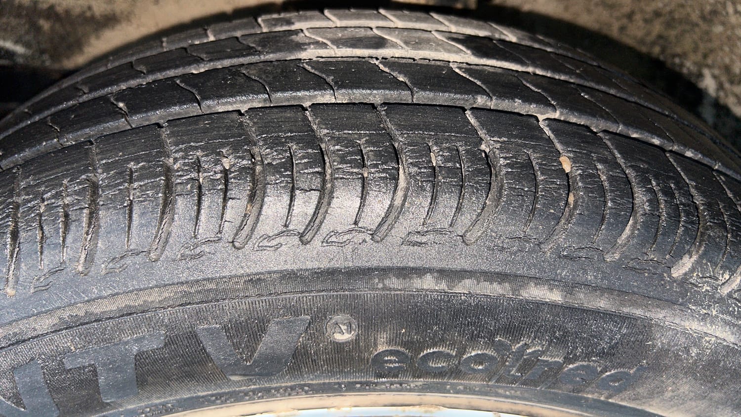 Used 2020 Maruti Suzuki S-Presso VXi Petrol Manual tyres LEFT FRONT TYRE TREAD VIEW