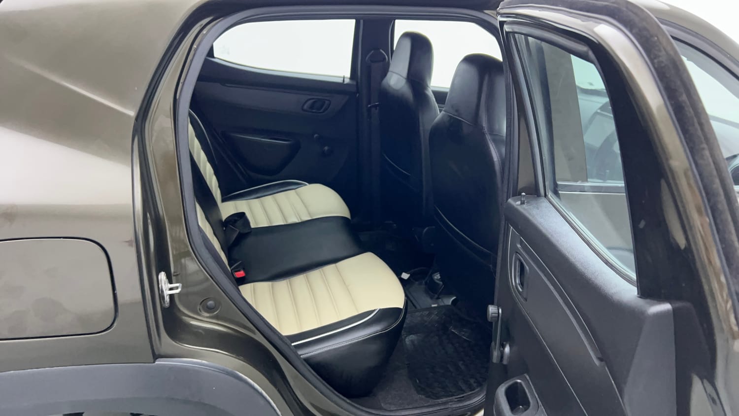 Used 2020 Renault Kwid RXL Petrol Manual interior RIGHT SIDE REAR DOOR CABIN VIEW