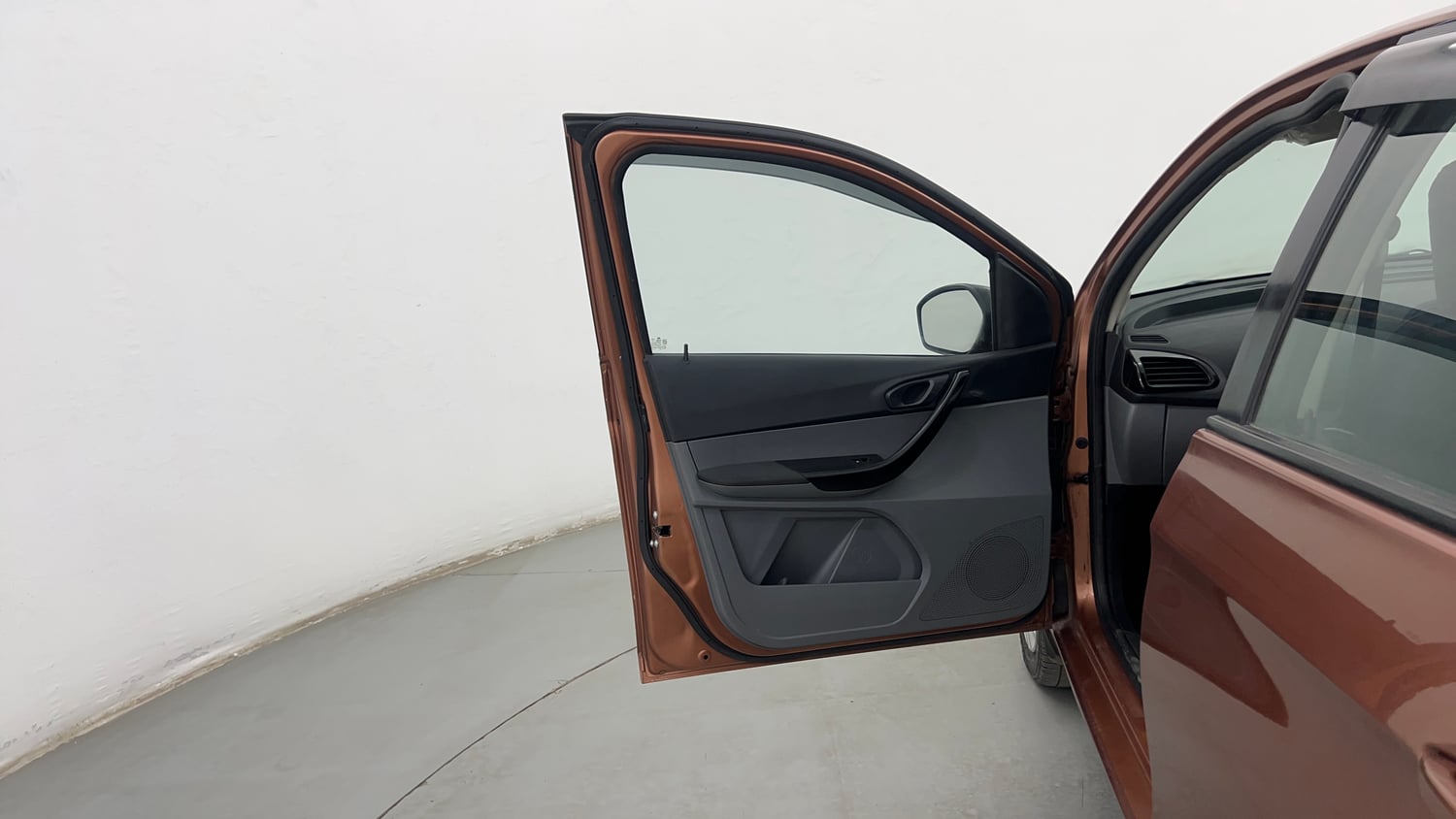 Used 2018 Tata Tigor Revotron XT Petrol + CNG (Outside Fitted) Cng Manual interior LEFT FRONT DOOR OPEN VIEW