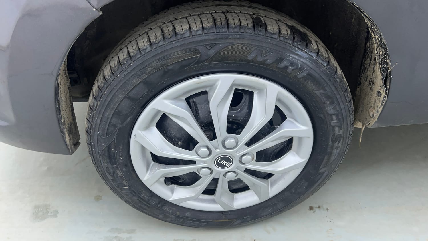 Used 2015 Maruti Suzuki Alto K10 VXi Petrol Manual tyres LEFT FRONT TYRE RIM VIEW