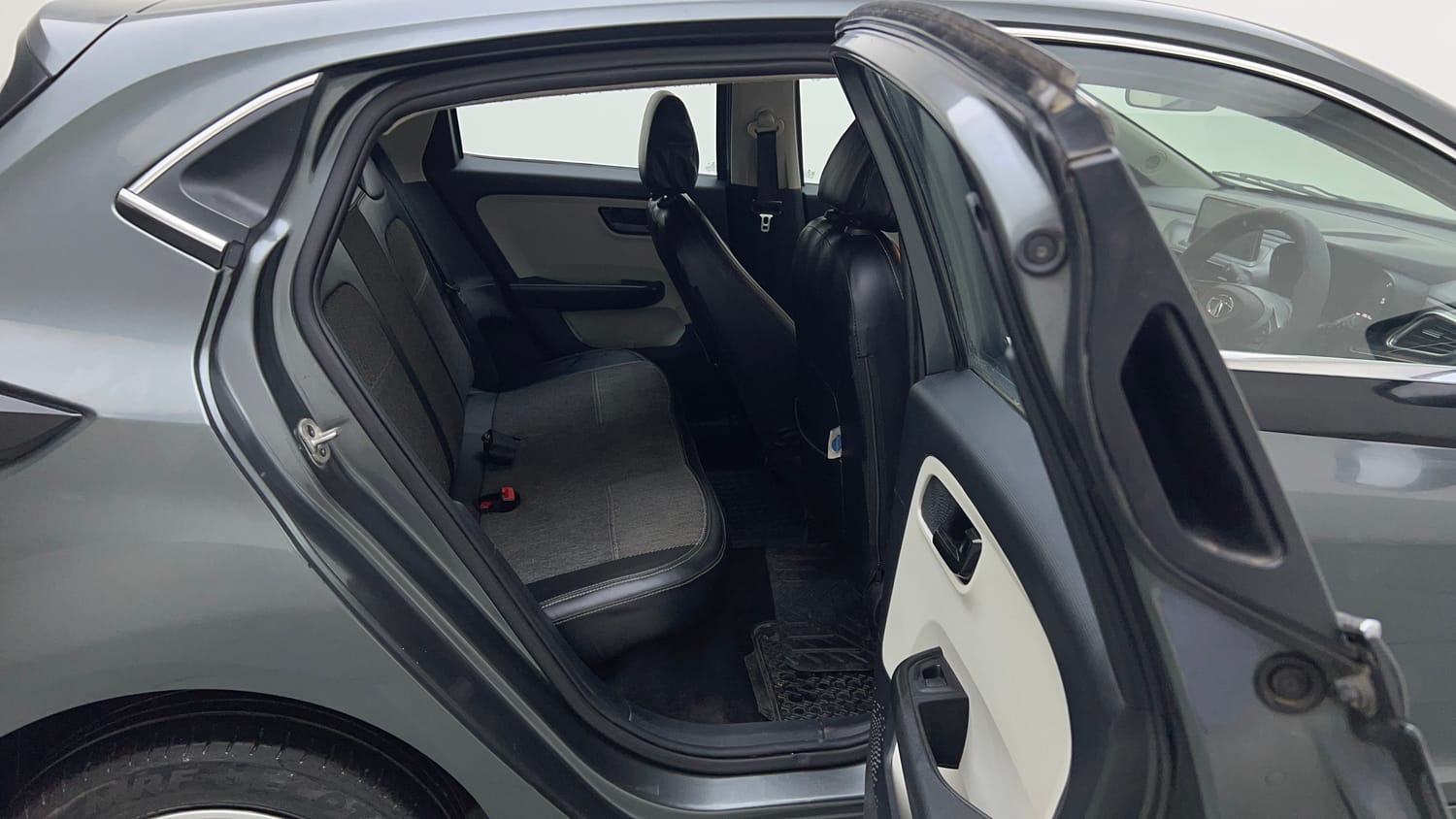 Used 2023 Tata Altroz XT Petrol Petrol Manual interior RIGHT SIDE REAR DOOR CABIN VIEW