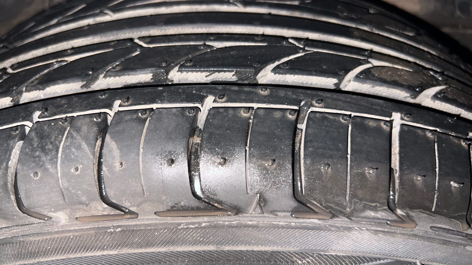Used 2013 Hyundai Verna Fluidic 1.6 VTVT SX Petrol Manual tyres LEFT REAR TYRE TREAD VIEW