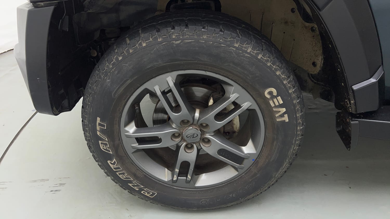 Used 2022 mahindra Thar LX Hard Top Petrol AT 4WD Petrol Automatic tyres LEFT FRONT TYRE RIM VIEW