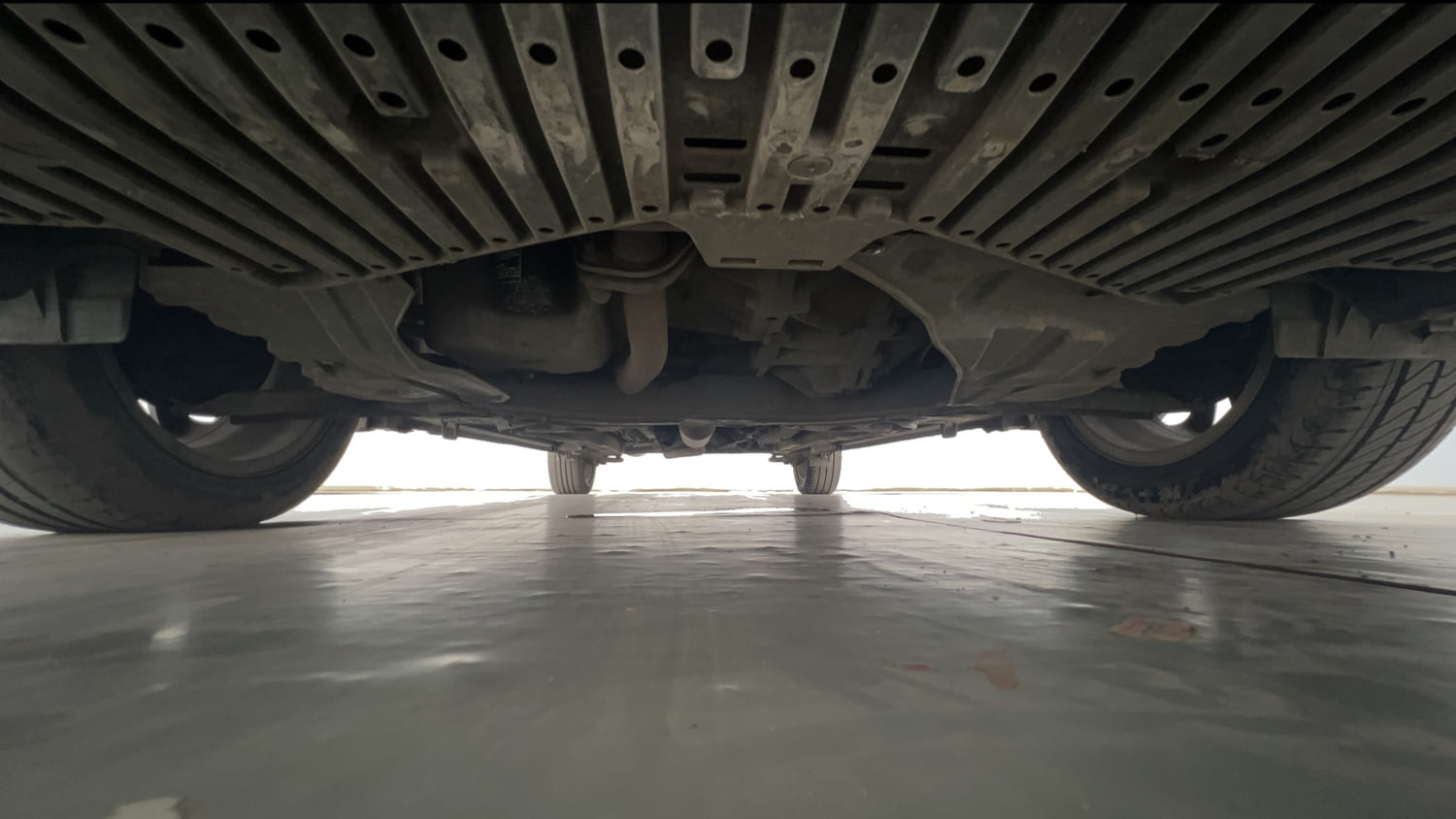 Used 2018 Maruti Suzuki Ciaz Alpha Hybrid 1.5 Petrol Manual extra FRONT LEFT UNDERBODY VIEW