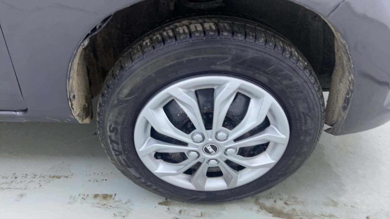 Used 2015 Maruti Suzuki Alto K10 VXi Petrol Manual tyres RIGHT FRONT TYRE RIM VIEW