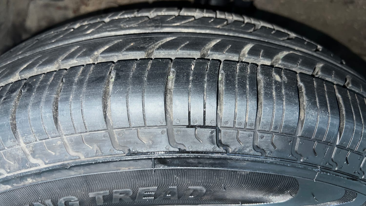 Used 2015 Maruti Suzuki Swift Dzire VXI Petrol Manual tyres LEFT FRONT TYRE TREAD VIEW