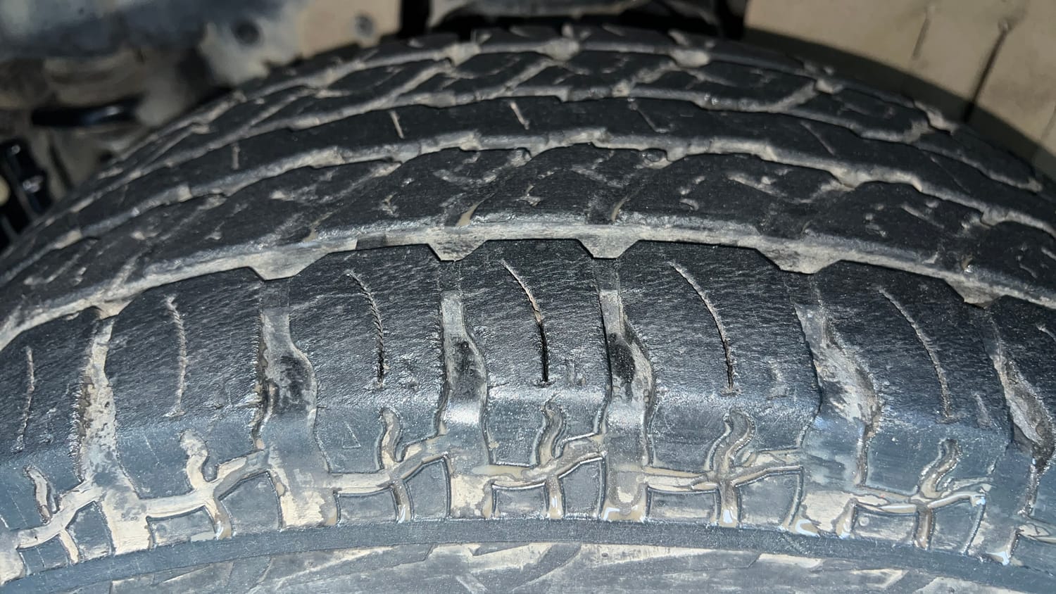 Used 2022 mahindra Thar LX Hard Top Petrol AT 4WD Petrol Automatic tyres LEFT FRONT TYRE TREAD VIEW