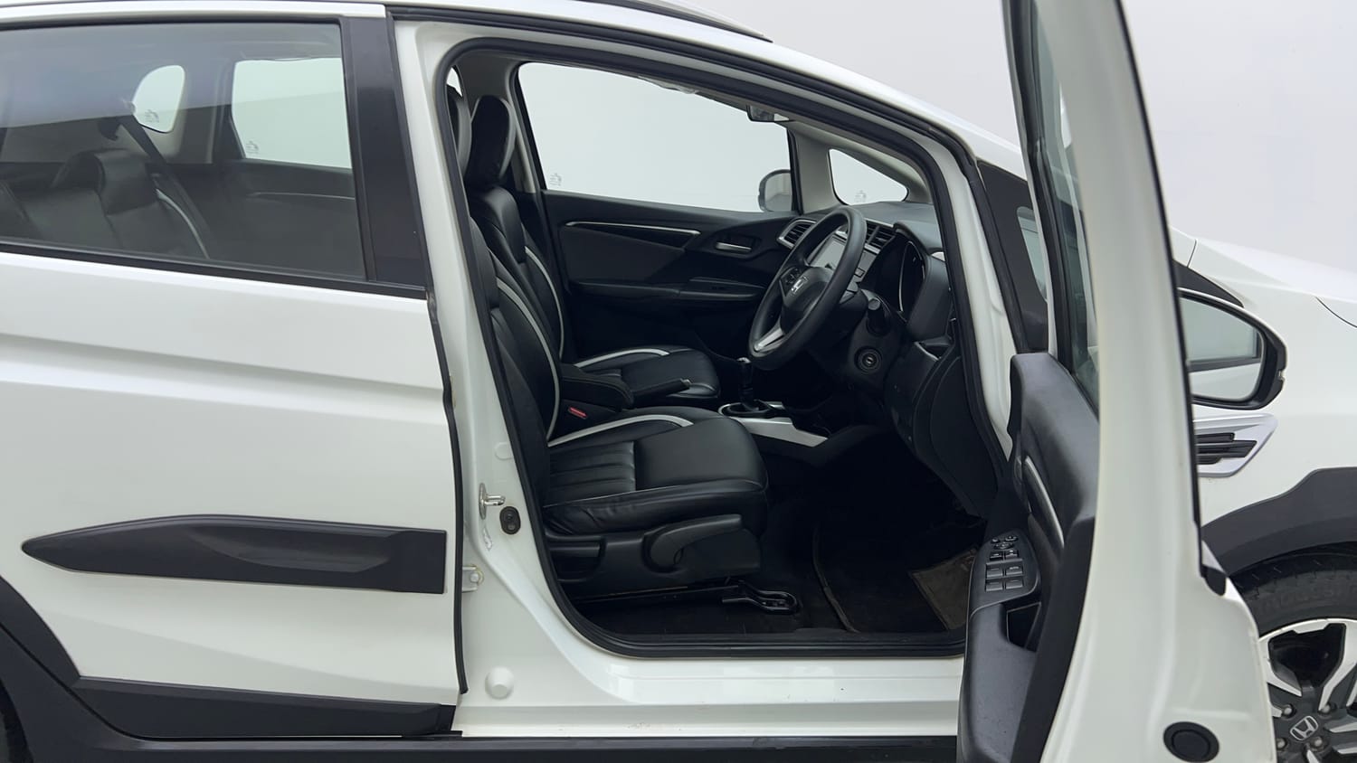 Used 2018 Honda WR-V VX MT Petrol Petrol Manual interior RIGHT SIDE FRONT DOOR CABIN VIEW
