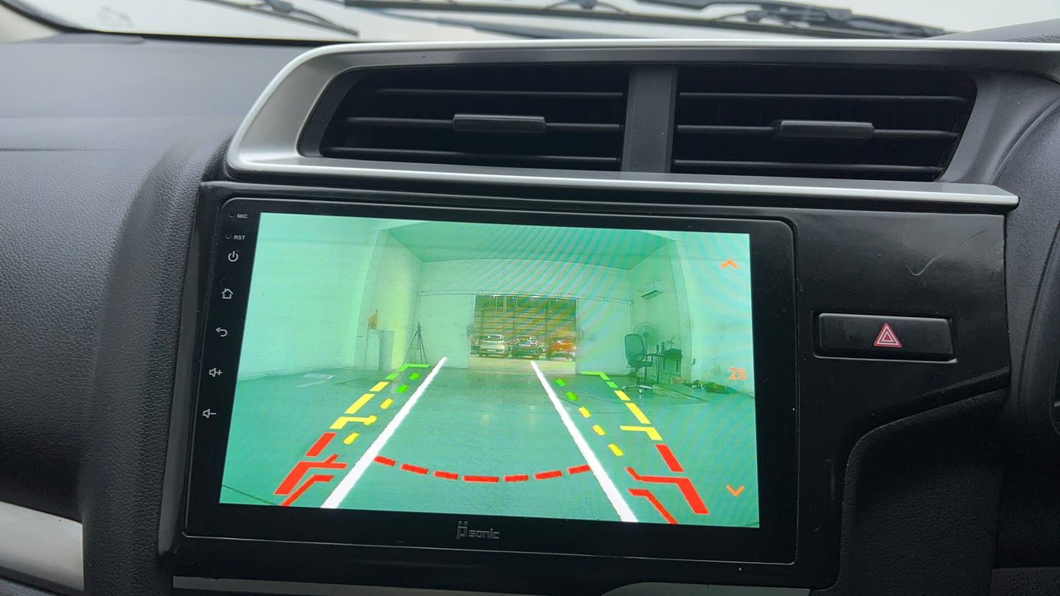 Used 2018 Honda WR-V VX MT Petrol Petrol Manual top_features Rear camera