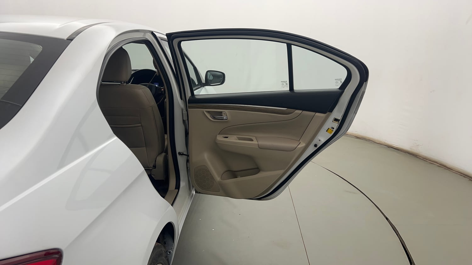 Used 2018 Maruti Suzuki Ciaz Alpha Hybrid 1.5 Petrol Manual interior RIGHT REAR DOOR OPEN VIEW