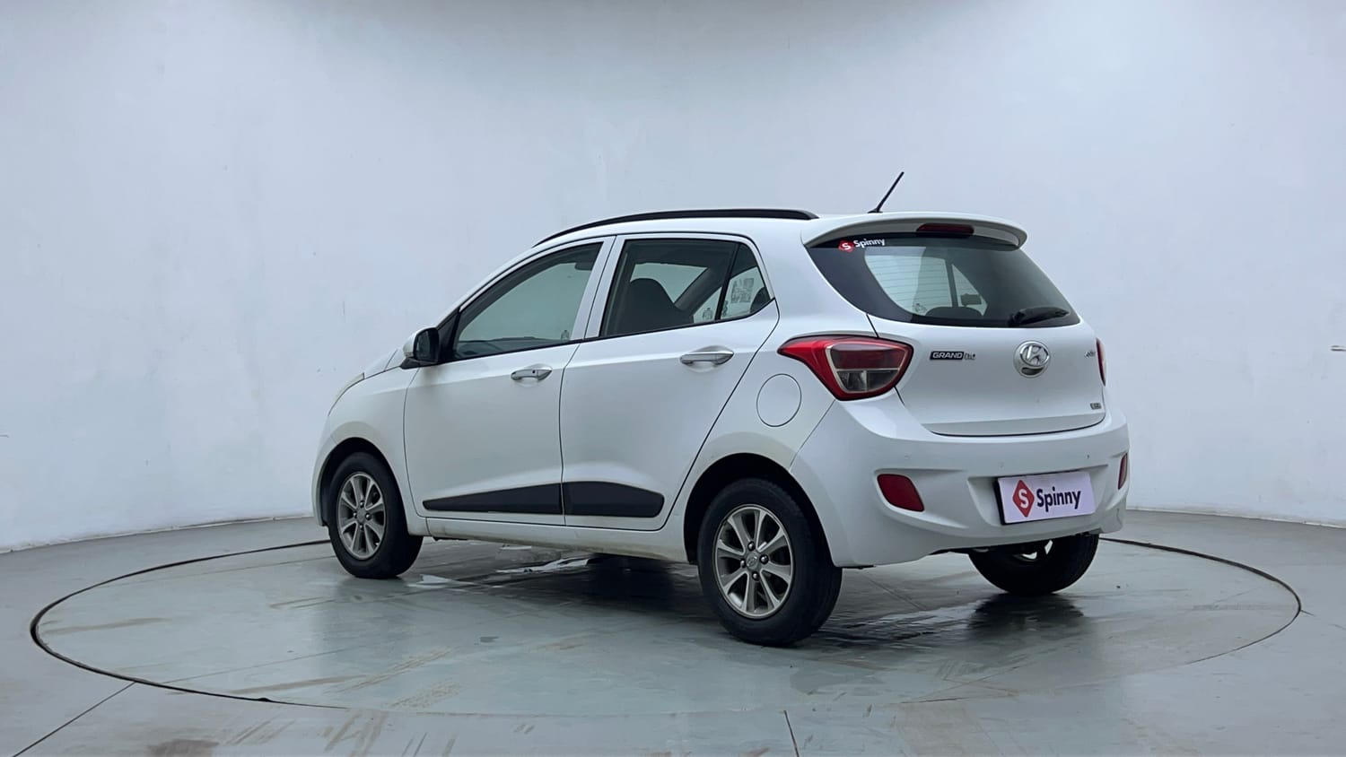 Used 2016 Hyundai Grand i10 Asta 1.2 Kappa VTVT Petrol Manual exterior LEFT REAR CORNER VIEW