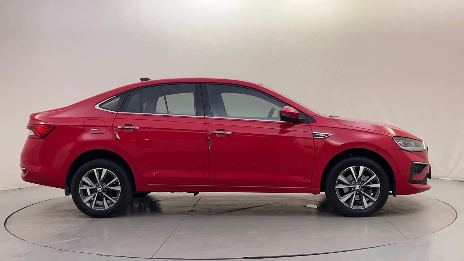 Used 2025 Skoda Slavia Prestige 1.0L TSI MT Petrol Manual exterior RIGHT SIDE VIEW