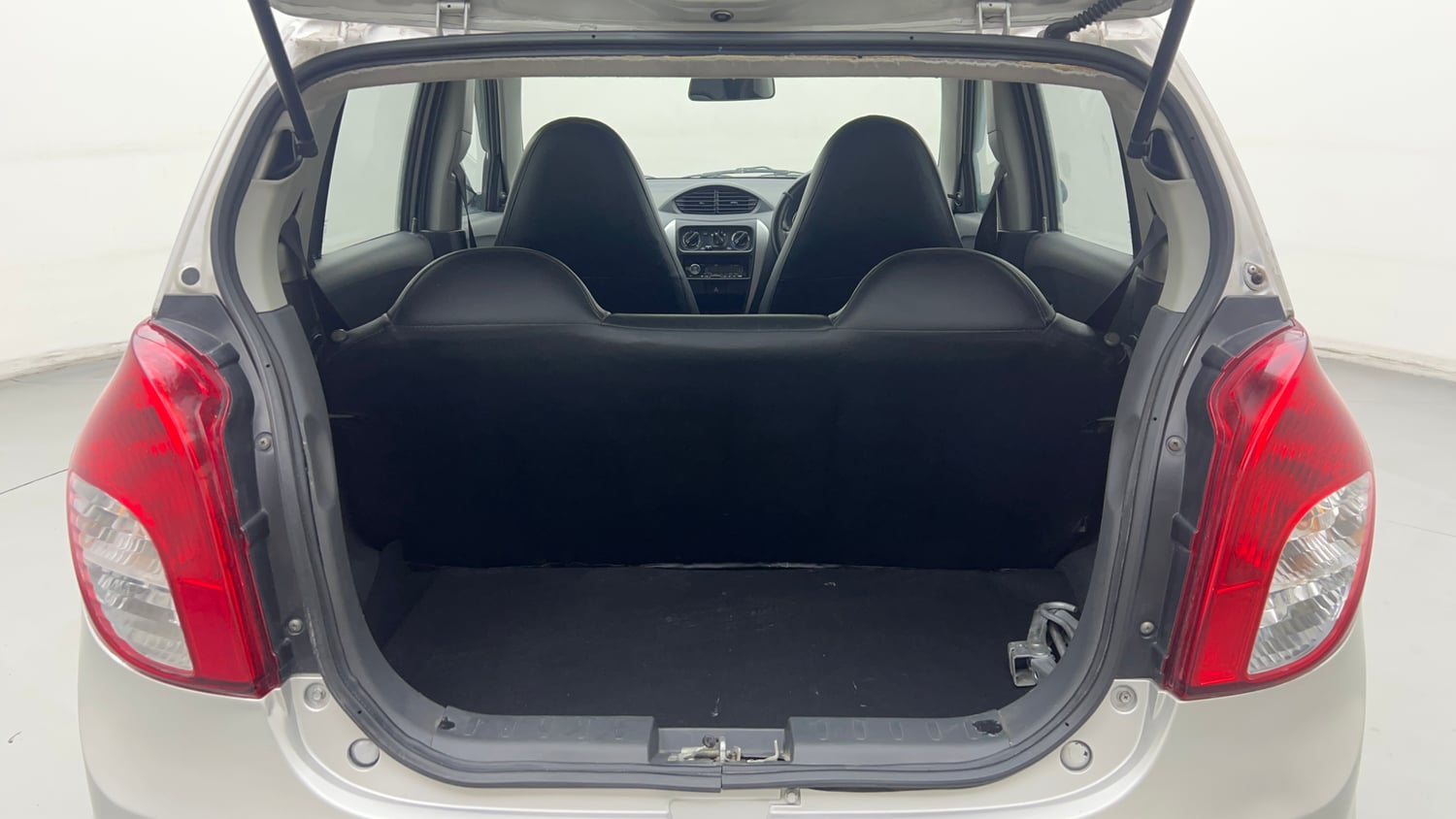 Used 2017 Maruti Suzuki Alto 800 LXi Petrol Manual interior DICKY INSIDE VIEW
