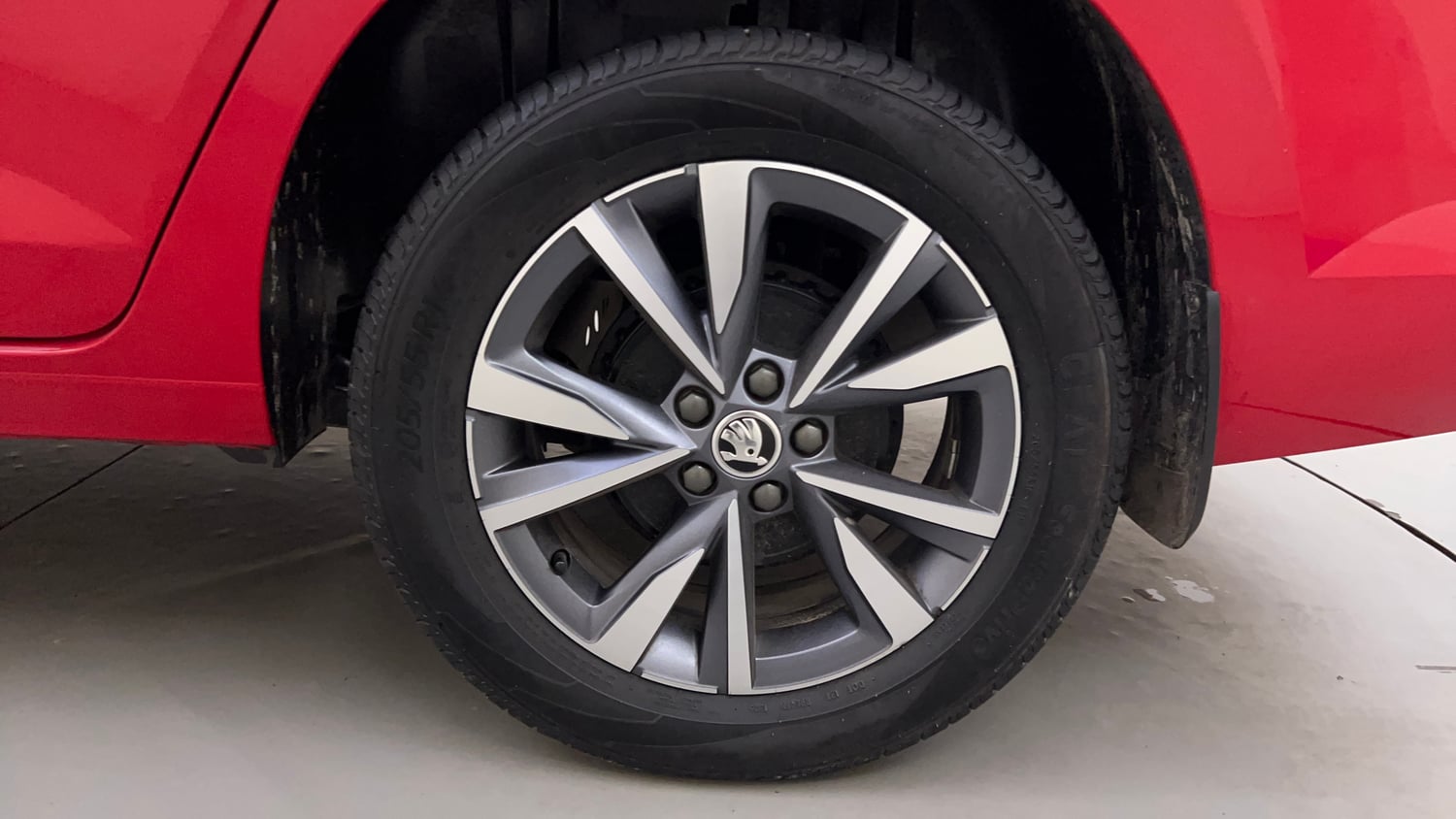 Used 2025 Skoda Slavia Prestige 1.0L TSI MT Petrol Manual tyres LEFT REAR TYRE RIM VIEW
