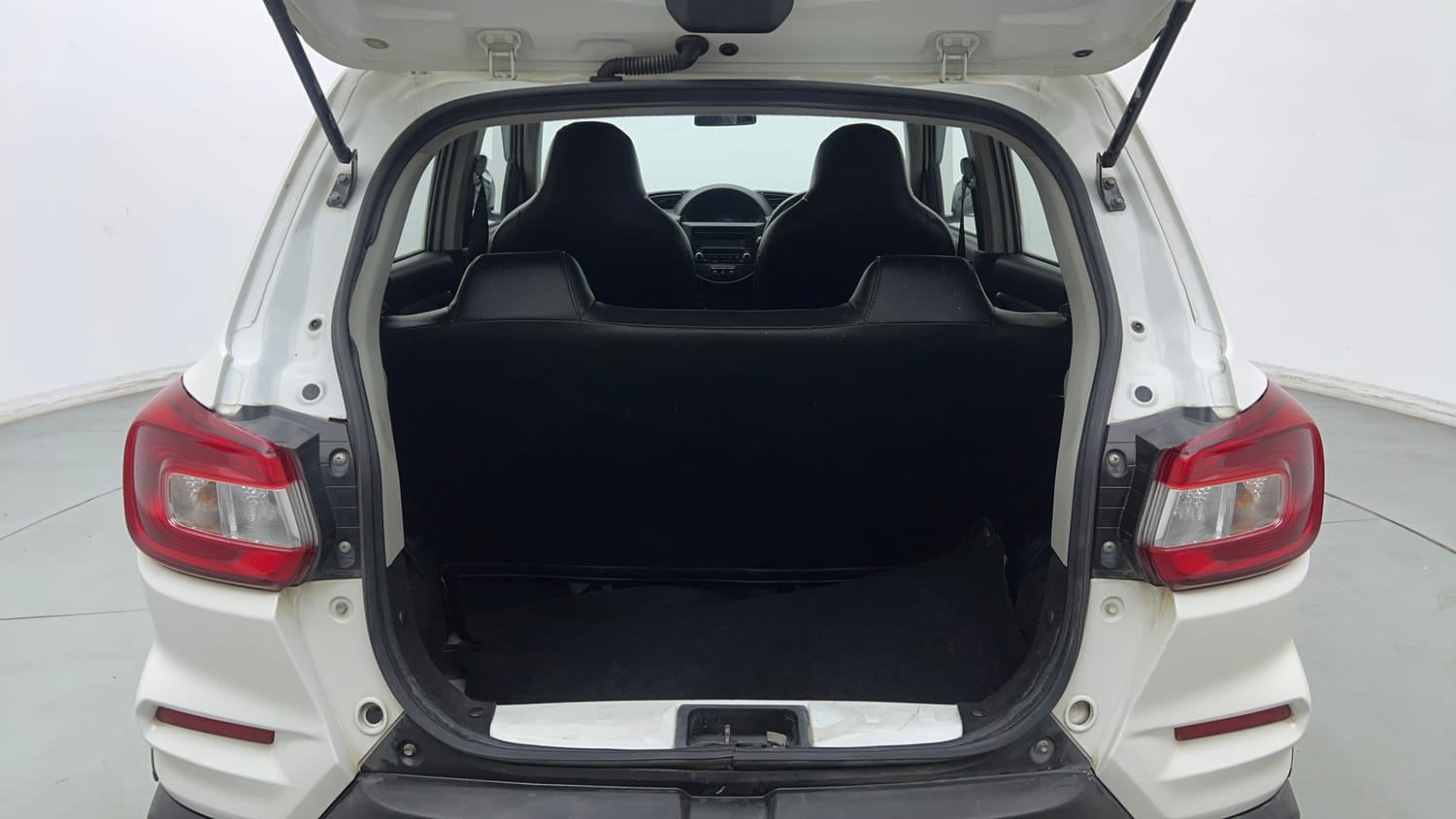 Used 2020 Maruti Suzuki S-Presso VXi Petrol Manual interior DICKY INSIDE VIEW