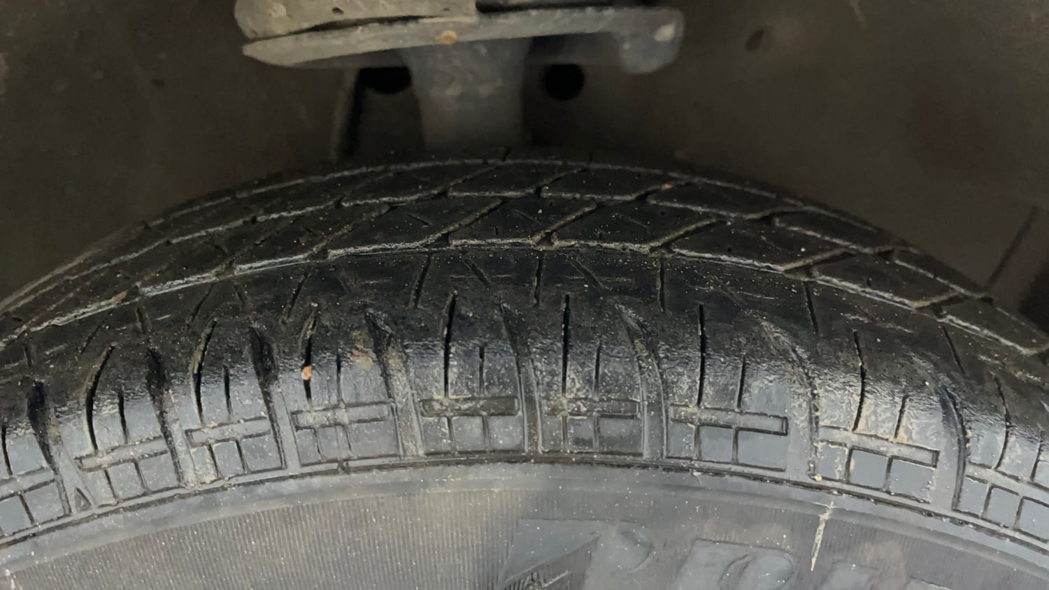 Used 2015 Maruti Suzuki Ritz Vxi BS-IV Petrol Manual tyres RIGHT FRONT TYRE TREAD VIEW