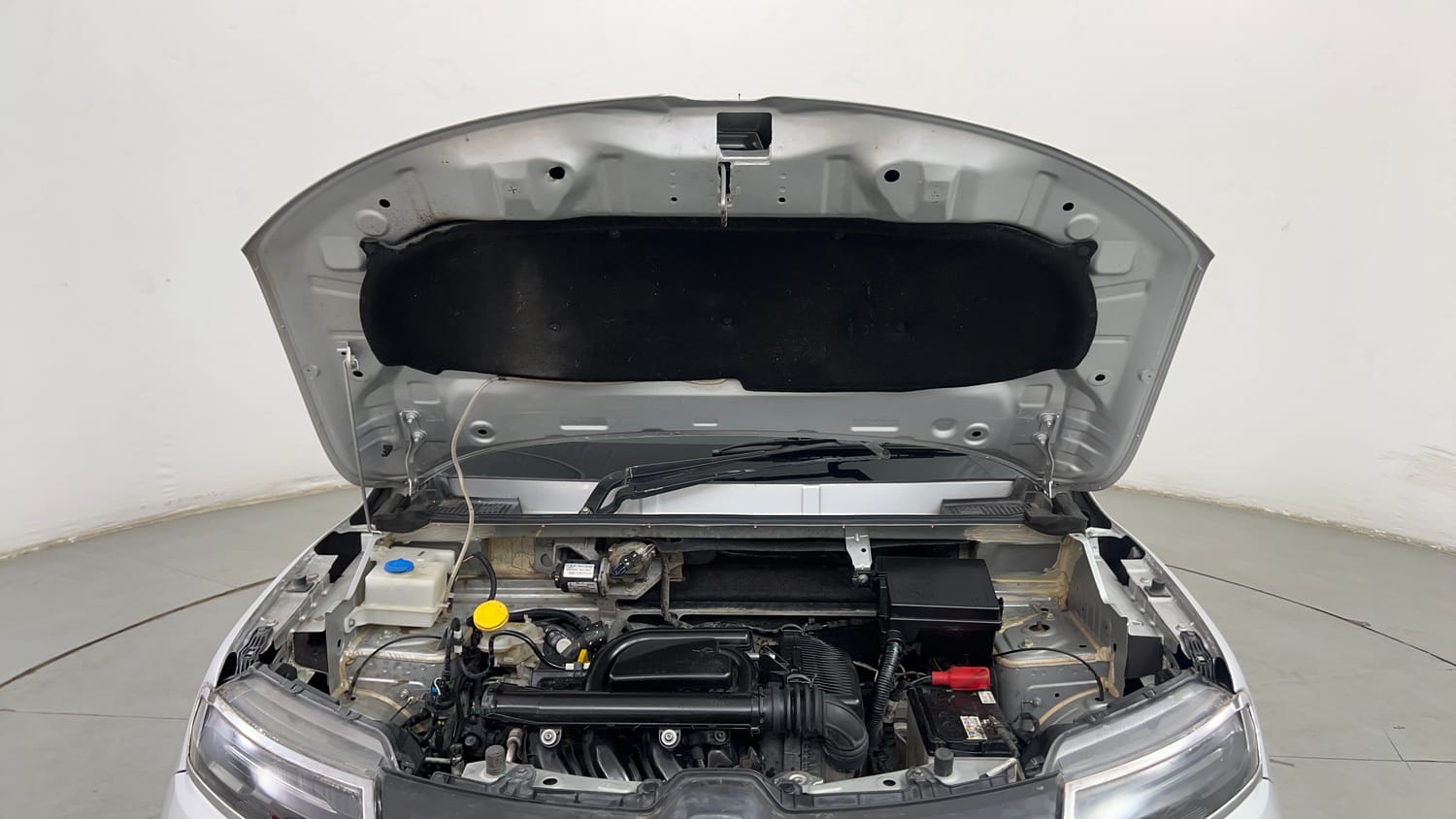 Used 2023 Renault Kwid RXT 1.0 Petrol Manual engine ENGINE & BONNET OPEN FRONT VIEW